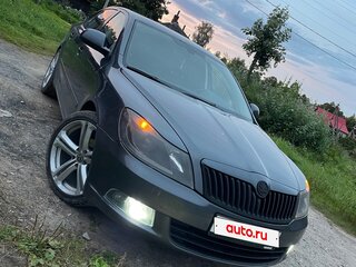 2011 Skoda Octavia II (A5) Рестайлинг, серый, 900000 рублей, вид 1