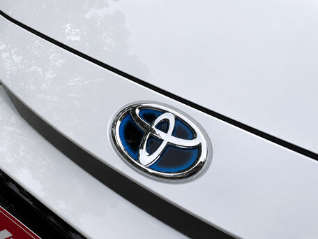 2022 Toyota Corolla Sporty XII (E210) Рестайлинг, белый, 1620000 рублей, вид 2