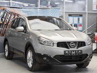 2011 Nissan Qashqai I Рестайлинг, серебристый, 899000 рублей, вид 3
