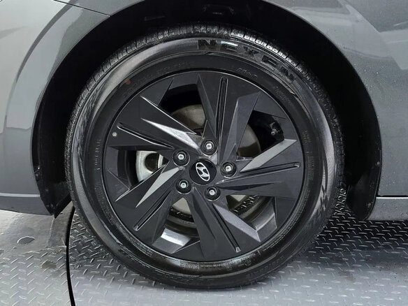 2022 Hyundai Avante VII, серый, 1690095 рублей - вид 17