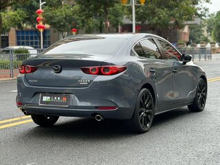 2022 Mazda 3 Axela IV (BP), серый, 1660000 рублей, вид 4