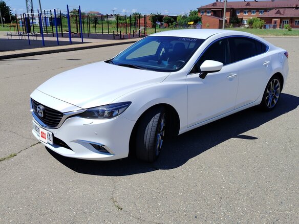 2015 Mazda 6 III (GJ) Рестайлинг, белый, 1700000 рублей