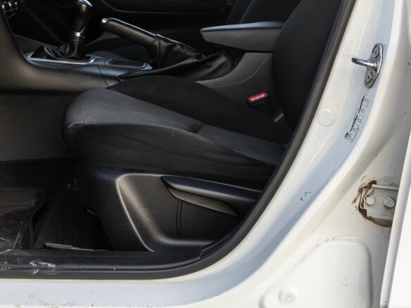 2013 Mazda 3 III (BM), белый, 845000 рублей - вид 12