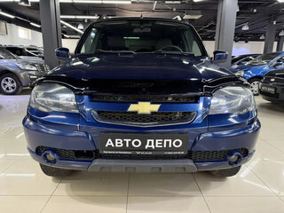 2017 Chevrolet Niva I Рестайлинг, синий, 700000 рублей, вид 2