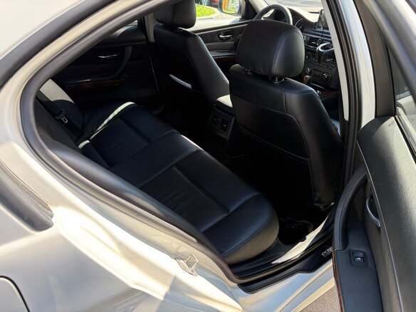 2010 BMW 3 серии 318i V (E90/E91/E92/E93) Рестайлинг, белый, 650000 рублей - вид 11