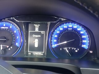 2016 Toyota Camry VII (XV50) Рестайлинг, белый, 2630000 рублей, вид 4