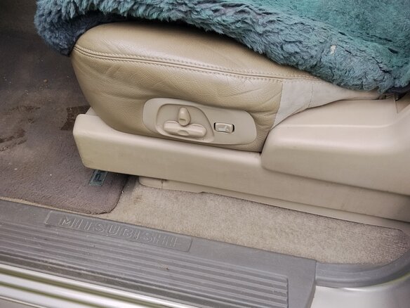 2004 Mitsubishi Pajero III Рестайлинг, бежевый, 1200000 рублей - вид 8