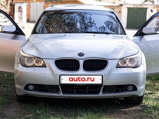 2004 BMW 5 серии 525i V (E60/E61), серебристый, 835000 рублей, вид 2