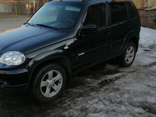 2013 Chevrolet Niva I Рестайлинг, чёрный, 748000 рублей, вид 3