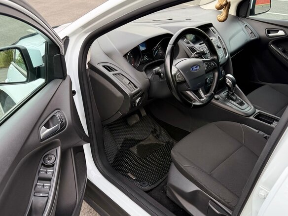 2015 Ford Focus III Рестайлинг, белый - вид 17
