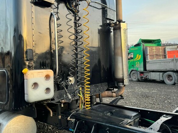2004 Freightliner Century Class, чёрный, 1500000 рублей - вид 8