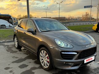 2010 Porsche Cayenne Diesel II (958), коричневый, 2560000 рублей, вид 3