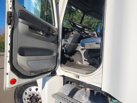 2004 Freightliner Columbia, белый, 1300000 рублей - вид 13