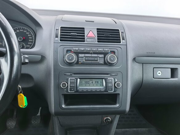 2010 Volkswagen Touran I Рестайлинг 2, серебристый, 600000 рублей - вид 18