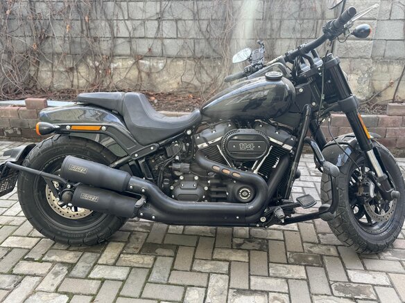 2022 Harley-Davidson Fat Bob, чёрный, 1830000 рублей - вид 1
