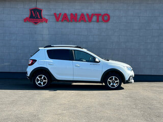 2021 Renault Sandero Stepway II Рестайлинг, белый, 1230000 рублей, вид 4