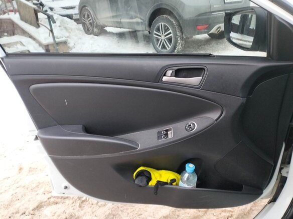 2015 Hyundai Solaris I Рестайлинг, белый, 761000 рублей - вид 11