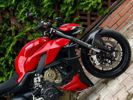 2020 Ducati Streetfighter V4, красный, 1550000 рублей, вид 2