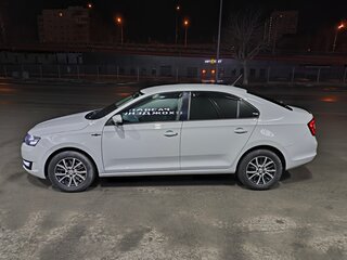 2019 Skoda Rapid I Рестайлинг, белый, 925000 рублей, вид 5