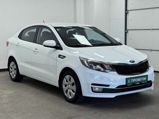2015 Kia Rio III Рестайлинг, белый, 999000 рублей, вид 5