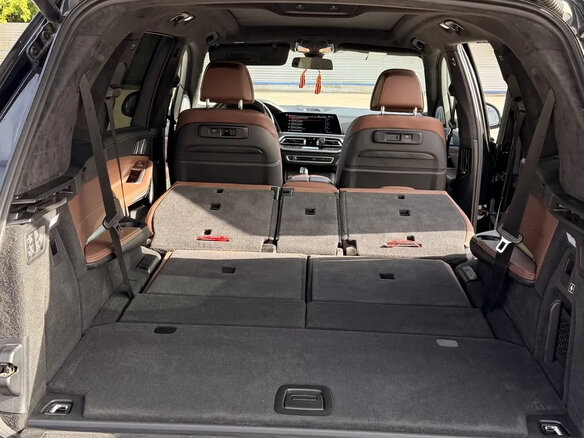 2021 BMW X7 40d I (G07), чёрный, 8100000 рублей - вид 26