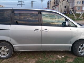 2007 Toyota Voxy I (R60), серебристый, 650000 рублей, вид 3
