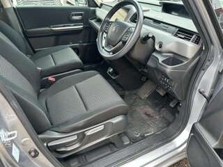 2018 Honda Freed+ II, серебристый, 1150000 рублей, вид 5