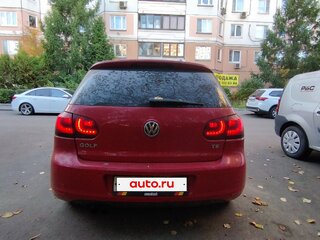 2010 Volkswagen Golf VI, красный, 700000 рублей, вид 3