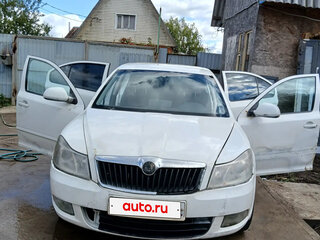 2010 Skoda Octavia II (A5) Рестайлинг, белый, 290000 рублей, вид 4