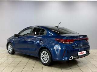 2021 Kia Rio IV Рестайлинг, синий, 1610000 рублей, вид 5