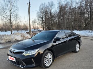 2015 Toyota Camry VII (XV50) Рестайлинг, чёрный, 2100000 рублей, вид 2
