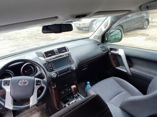 2016 Toyota Land Cruiser Prado 6-speed 150 Series Рестайлинг 1, чёрный, 3600000 рублей, вид 3