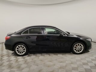 2020 Mercedes-Benz A-Класс 200 IV (W177), чёрный, 2229000 рублей, вид 4