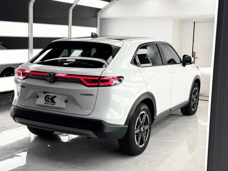 2023 Honda Vezel II, белый, 1870000 рублей, вид 4