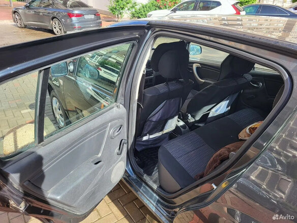 2010 Renault Sandero I, серый, 630000 рублей - вид 5