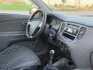 2005 Kia Rio II, серебристый, 275000 рублей, вид 5