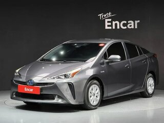 2022 Toyota Prius IV Рестайлинг (XW50), серебристый, 1759000 рублей, вид 1
