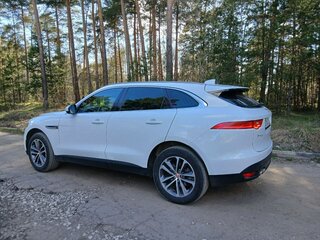 2017 Jaguar F-Pace I, белый, 2250000 рублей, вид 4
