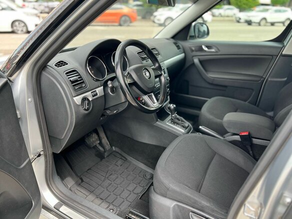 2014 Skoda Yeti I Рестайлинг, серебристый - вид 8