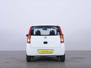 2009 Daihatsu Mira VII, белый, 499000 рублей, вид 5