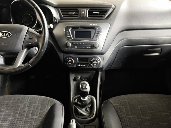 2012 Kia Rio 5-speed III, красный, 411000 рублей - вид 12
