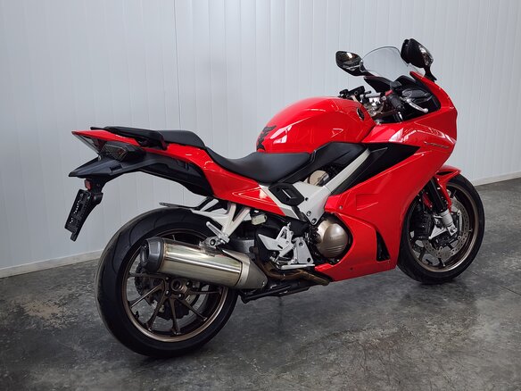 2015 Honda VFR 800, красный, 719000 рублей - вид 7