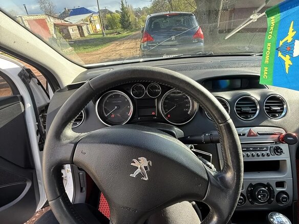 2014 Peugeot 408 I, белый, 600000 рублей - вид 9