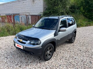 2018 Chevrolet Niva I Рестайлинг, серебристый, 895000 рублей, вид 1