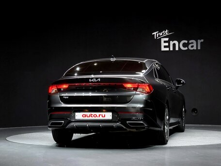 2022 Kia K5 III, чёрный, 2600000 рублей, вид 2