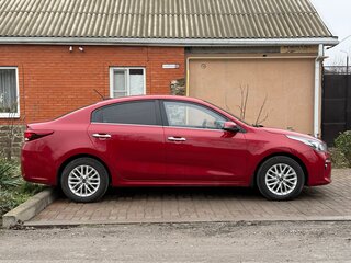 2019 Kia Rio IV, красный, 1700000 рублей, вид 3