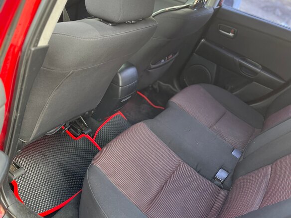 2005 Mazda 3 I (BK), красный, 460000 рублей - вид 13