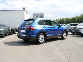 2021 Volkswagen Tiguan II Рестайлинг, синий, 2020000 рублей, вид 4
