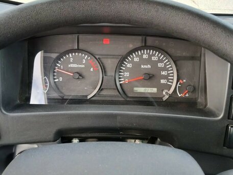 2022 Isuzu Elf (N-series), белый, 4000000 рублей, вид 1