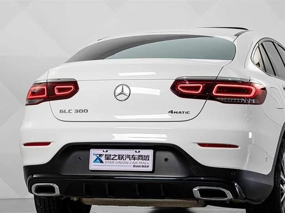 2022 Mercedes-Benz GLC Coupe 300 I (C253) Рестайлинг, белый - вид 2
